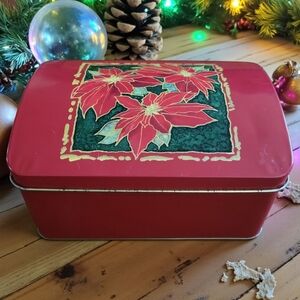 Vtg Greenbrier RED POINSETTIAS Hinged Tin Box w/Dome Lid Christmas Trinket Gift